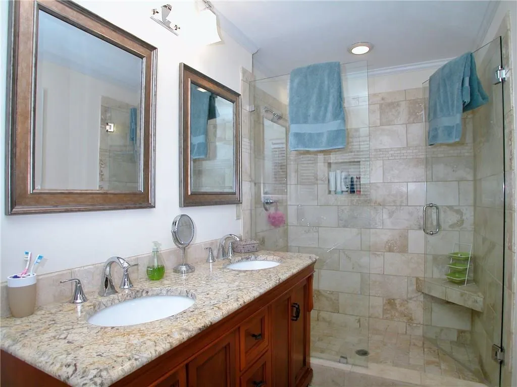 521 Hammond Drive, Atlanta, Georgia 30328, 4 Bedrooms Bedrooms, ,3 BathroomsBathrooms,Residential,Sold,521 Hammond Drive,5602853