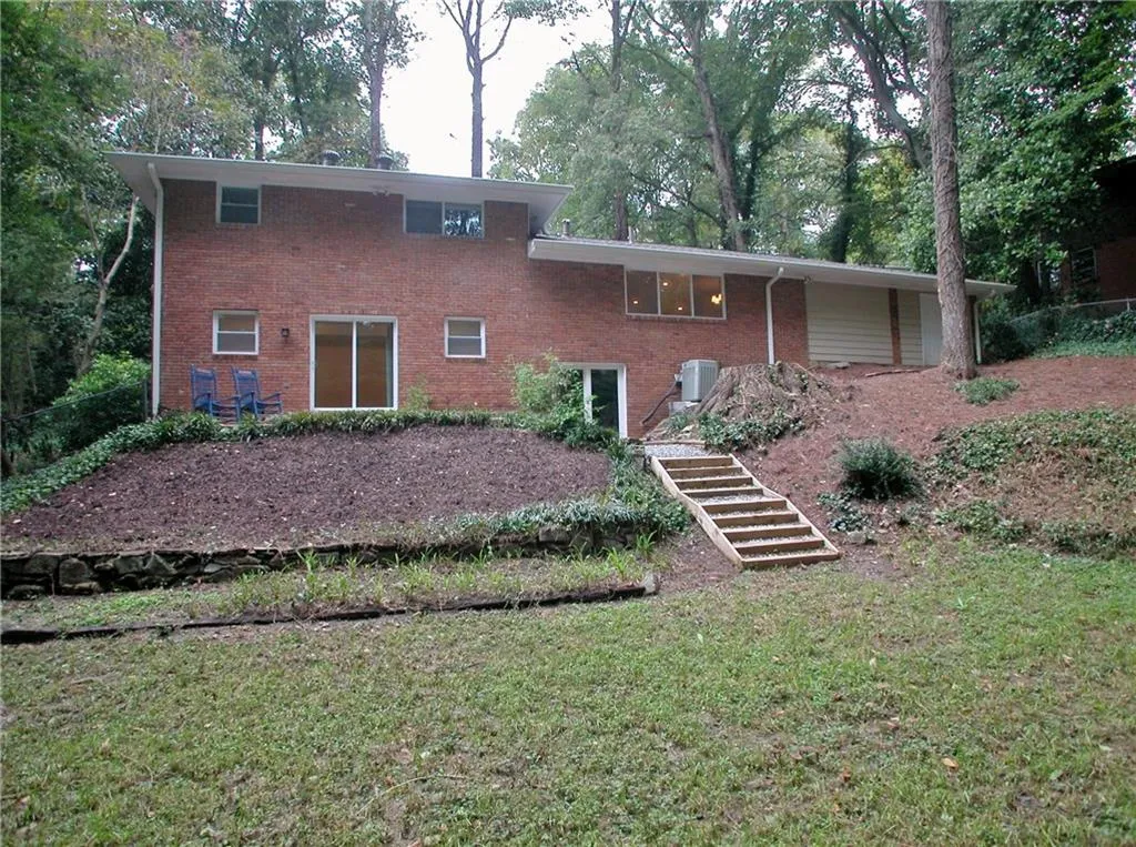 521 Hammond Drive, Atlanta, Georgia 30328, 4 Bedrooms Bedrooms, ,3 BathroomsBathrooms,Residential,Sold,521 Hammond Drive,5602853