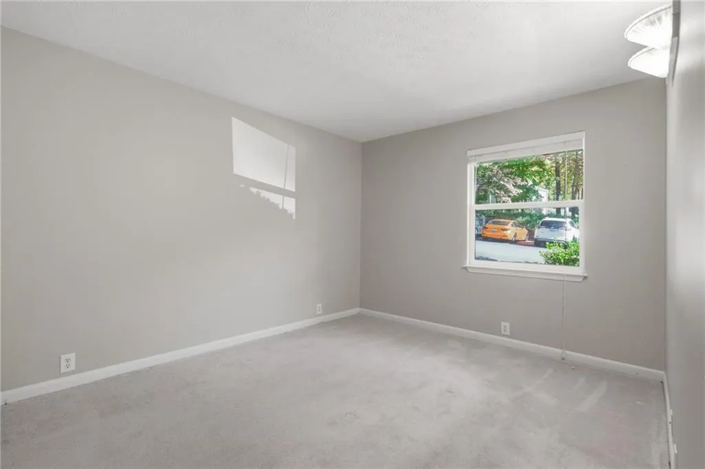 78 Dunwoody Springs Drive, Atlanta, Georgia 30328, 2 Bedrooms Bedrooms, ,2 BathroomsBathrooms,Residential,For Sale,78 Dunwoody Springs Drive,7669722