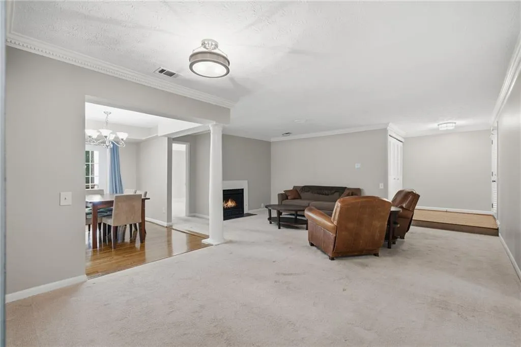 78 Dunwoody Springs Drive, Atlanta, Georgia 30328, 2 Bedrooms Bedrooms, ,2 BathroomsBathrooms,Residential,For Sale,78 Dunwoody Springs Drive,7669722