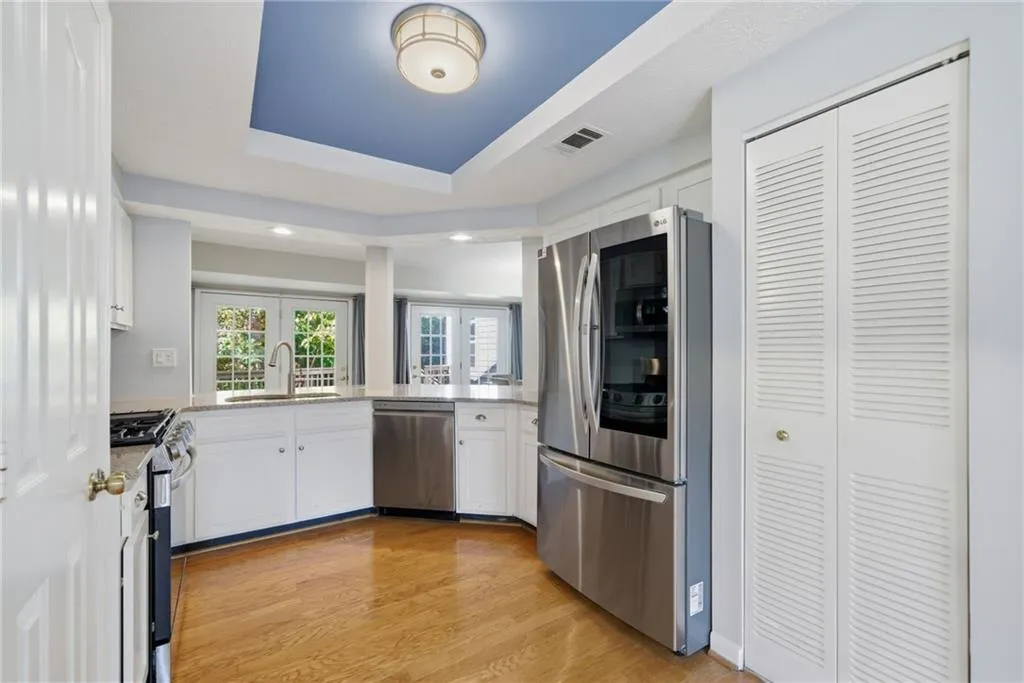 78 Dunwoody Springs Drive, Atlanta, Georgia 30328, 2 Bedrooms Bedrooms, ,2 BathroomsBathrooms,Residential,For Sale,78 Dunwoody Springs Drive,7669722