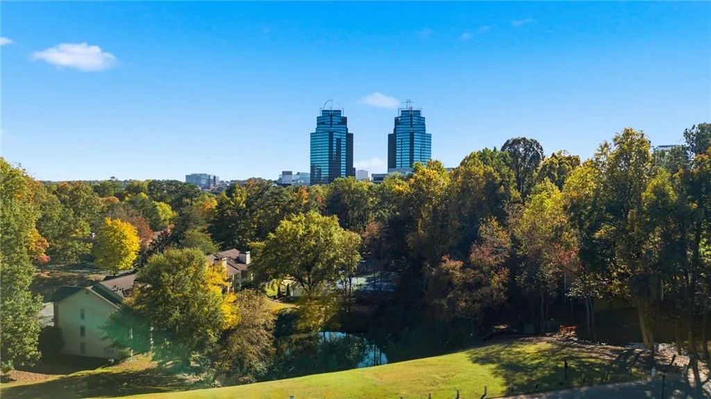 78 Dunwoody Springs Drive, Atlanta, Georgia 30328, 2 Bedrooms Bedrooms, ,2 BathroomsBathrooms,Residential,For Sale,78 Dunwoody Springs Drive,7669722