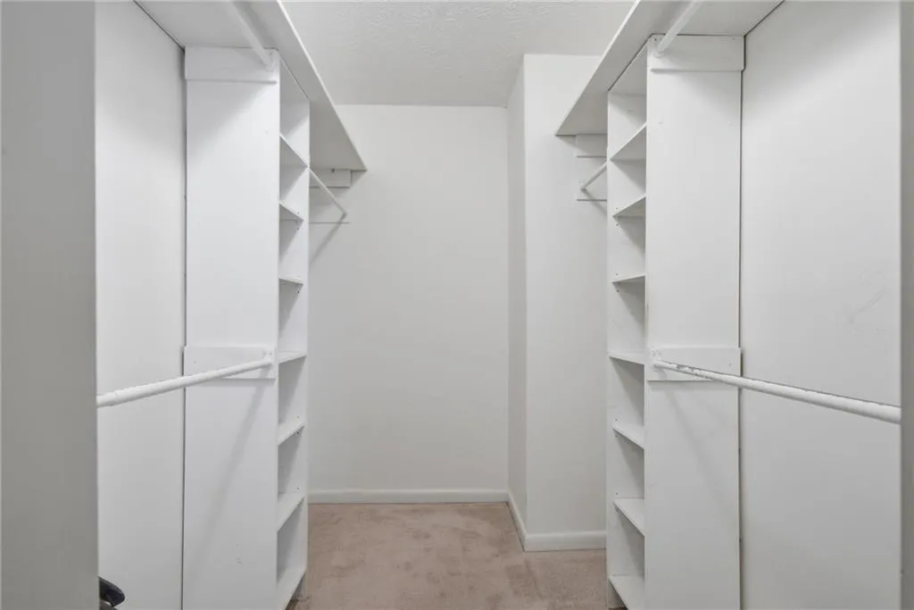 78 Dunwoody Springs Drive, Atlanta, Georgia 30328, 2 Bedrooms Bedrooms, ,2 BathroomsBathrooms,Residential,For Sale,78 Dunwoody Springs Drive,7669722