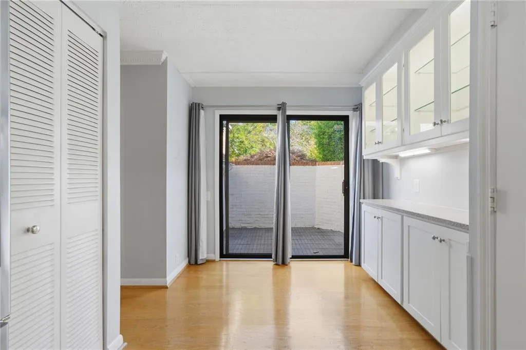 78 Dunwoody Springs Drive, Atlanta, Georgia 30328, 2 Bedrooms Bedrooms, ,2 BathroomsBathrooms,Residential,For Sale,78 Dunwoody Springs Drive,7669722