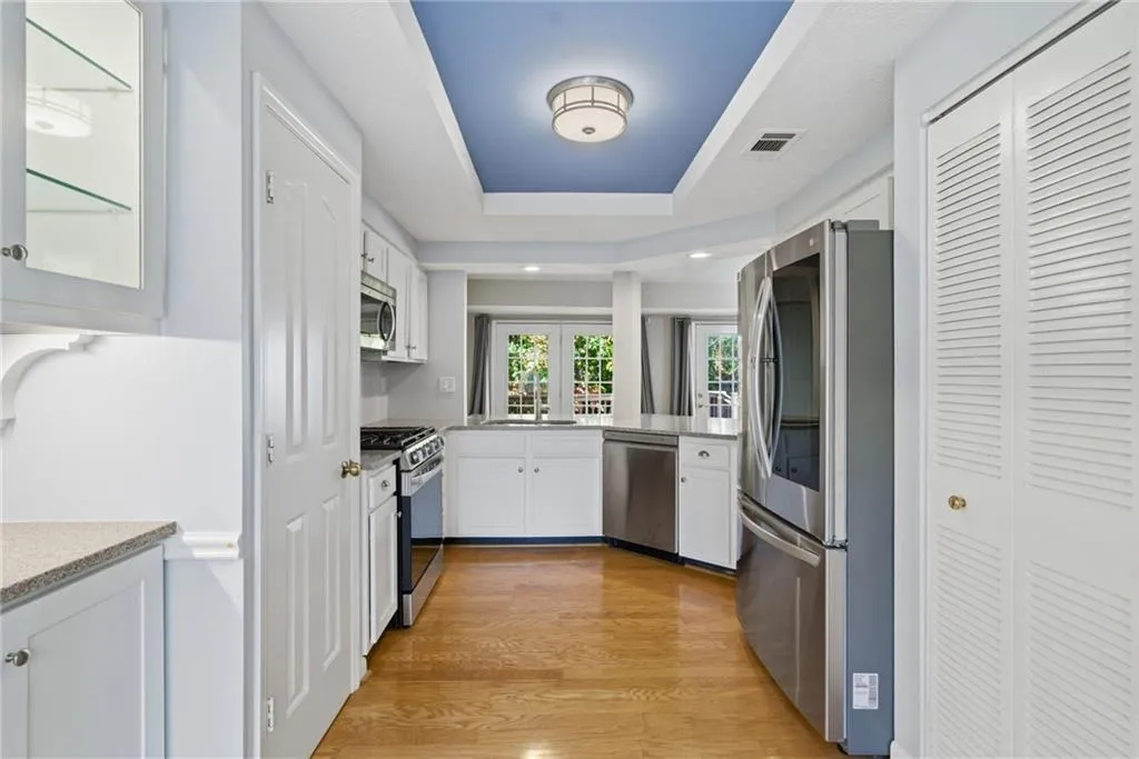 78 Dunwoody Springs Drive, Atlanta, Georgia 30328, 2 Bedrooms Bedrooms, ,2 BathroomsBathrooms,Residential,For Sale,78 Dunwoody Springs Drive,7669722