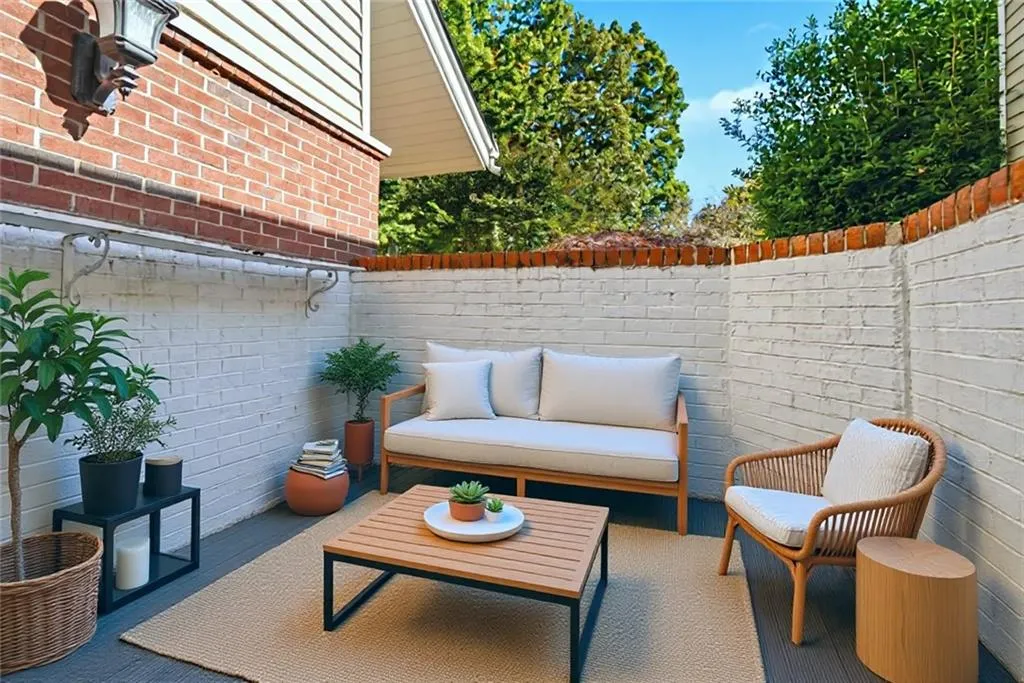 78 Dunwoody Springs Drive, Atlanta, Georgia 30328, 2 Bedrooms Bedrooms, ,2 BathroomsBathrooms,Residential,For Sale,78 Dunwoody Springs Drive,7669722