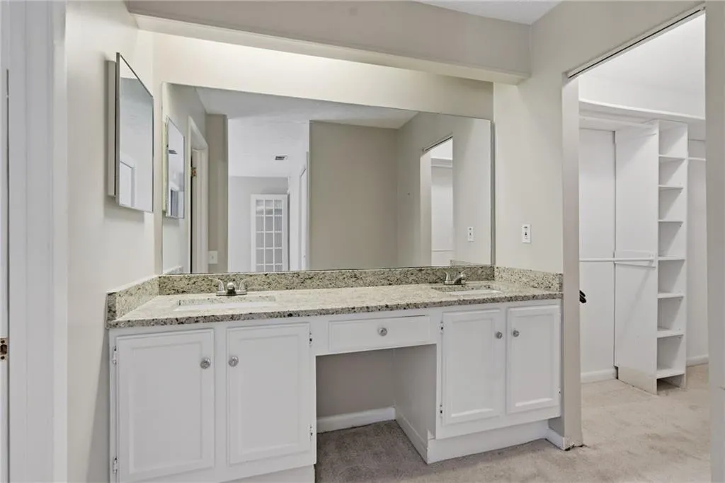 78 Dunwoody Springs Drive, Atlanta, Georgia 30328, 2 Bedrooms Bedrooms, ,2 BathroomsBathrooms,Residential,For Sale,78 Dunwoody Springs Drive,7669722