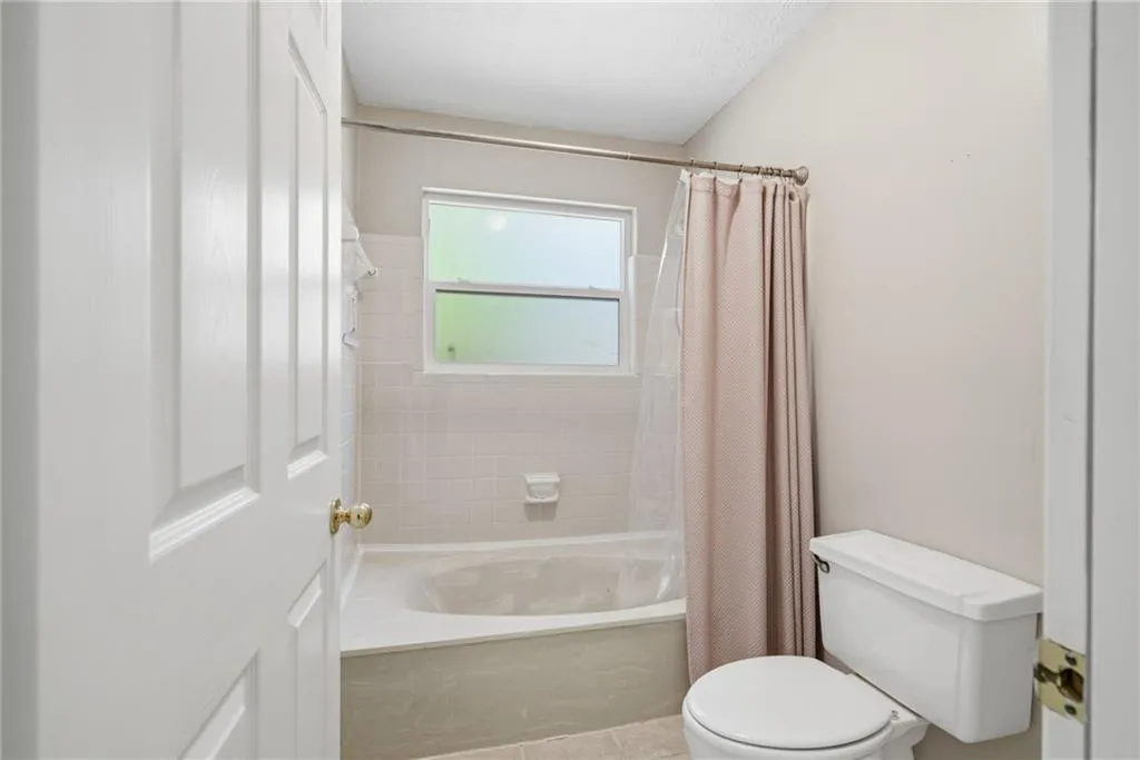 78 Dunwoody Springs Drive, Atlanta, Georgia 30328, 2 Bedrooms Bedrooms, ,2 BathroomsBathrooms,Residential,For Sale,78 Dunwoody Springs Drive,7669722
