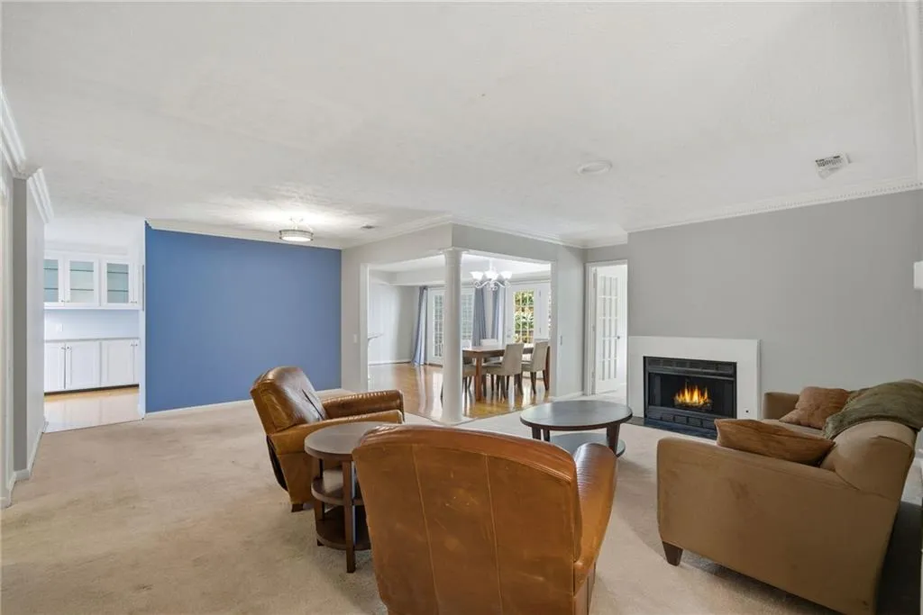 78 Dunwoody Springs Drive, Atlanta, Georgia 30328, 2 Bedrooms Bedrooms, ,2 BathroomsBathrooms,Residential,For Sale,78 Dunwoody Springs Drive,7669722