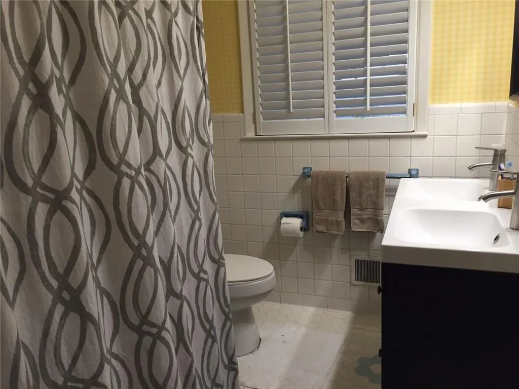 6555 Scott Valley Road, Atlanta, Georgia 30328, 3 Bedrooms Bedrooms, ,2 BathroomsBathrooms,Residential,Sold,6555 Scott Valley Road,5615186