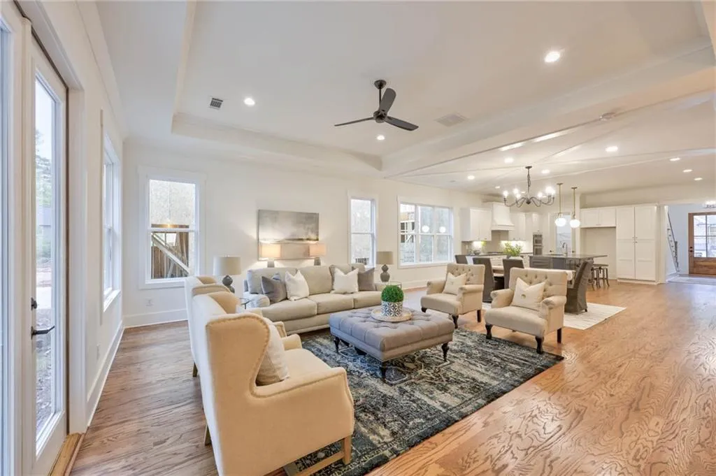 286 Green Hill Road, Sandy Springs, Georgia 30342, 4 Bedrooms Bedrooms, ,3 BathroomsBathrooms,Residential,Sold,286 Green Hill Road,7029908