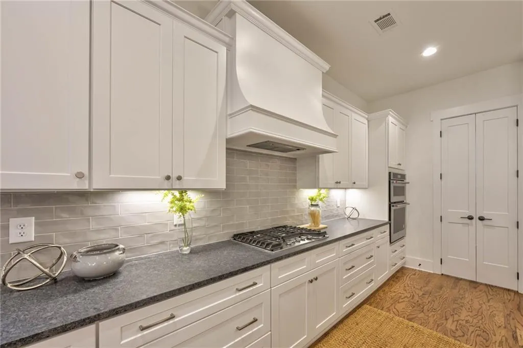 286 Green Hill Road, Sandy Springs, Georgia 30342, 4 Bedrooms Bedrooms, ,3 BathroomsBathrooms,Residential,Sold,286 Green Hill Road,7029908