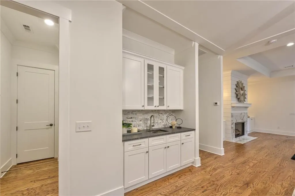 286 Green Hill Road, Sandy Springs, Georgia 30342, 4 Bedrooms Bedrooms, ,3 BathroomsBathrooms,Residential,Sold,286 Green Hill Road,7029908