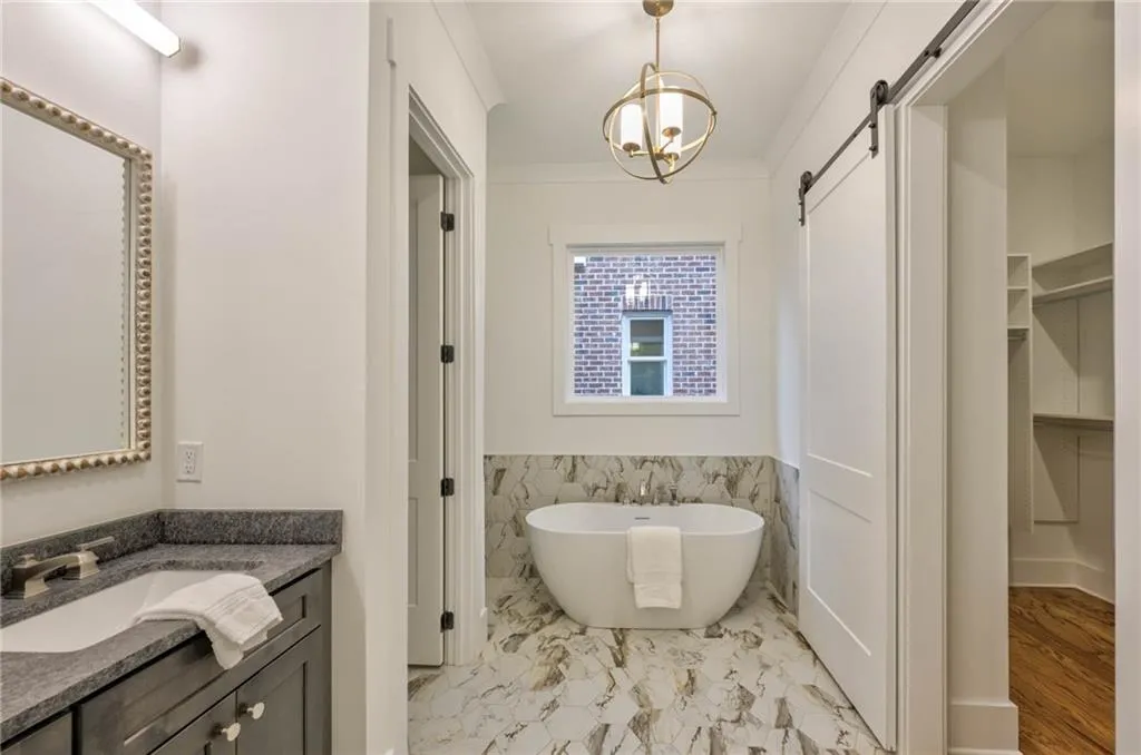 286 Green Hill Road, Sandy Springs, Georgia 30342, 4 Bedrooms Bedrooms, ,3 BathroomsBathrooms,Residential,Sold,286 Green Hill Road,7029908