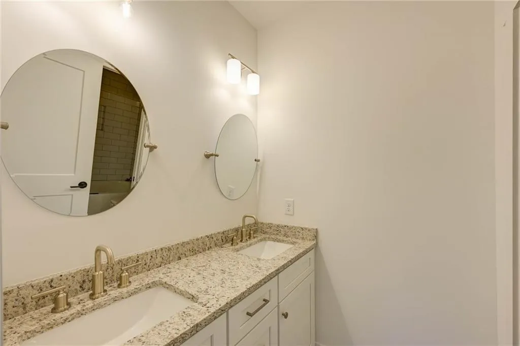 286 Green Hill Road, Sandy Springs, Georgia 30342, 4 Bedrooms Bedrooms, ,3 BathroomsBathrooms,Residential,Sold,286 Green Hill Road,7029908