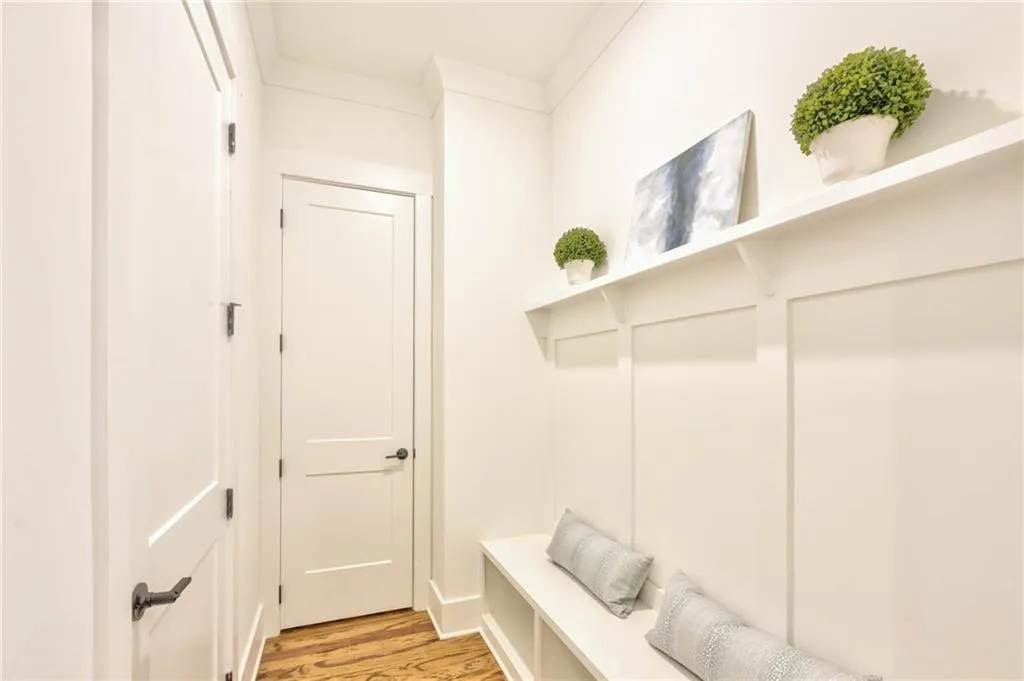 286 Green Hill Road, Sandy Springs, Georgia 30342, 4 Bedrooms Bedrooms, ,3 BathroomsBathrooms,Residential,Sold,286 Green Hill Road,7029908