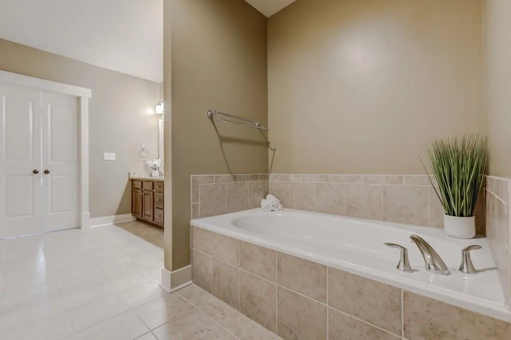 1110 River Vista Drive, Atlanta, Georgia 30339, 3 Bedrooms Bedrooms, ,3 BathroomsBathrooms,Residential,Sold,1110 River Vista Drive,6599671