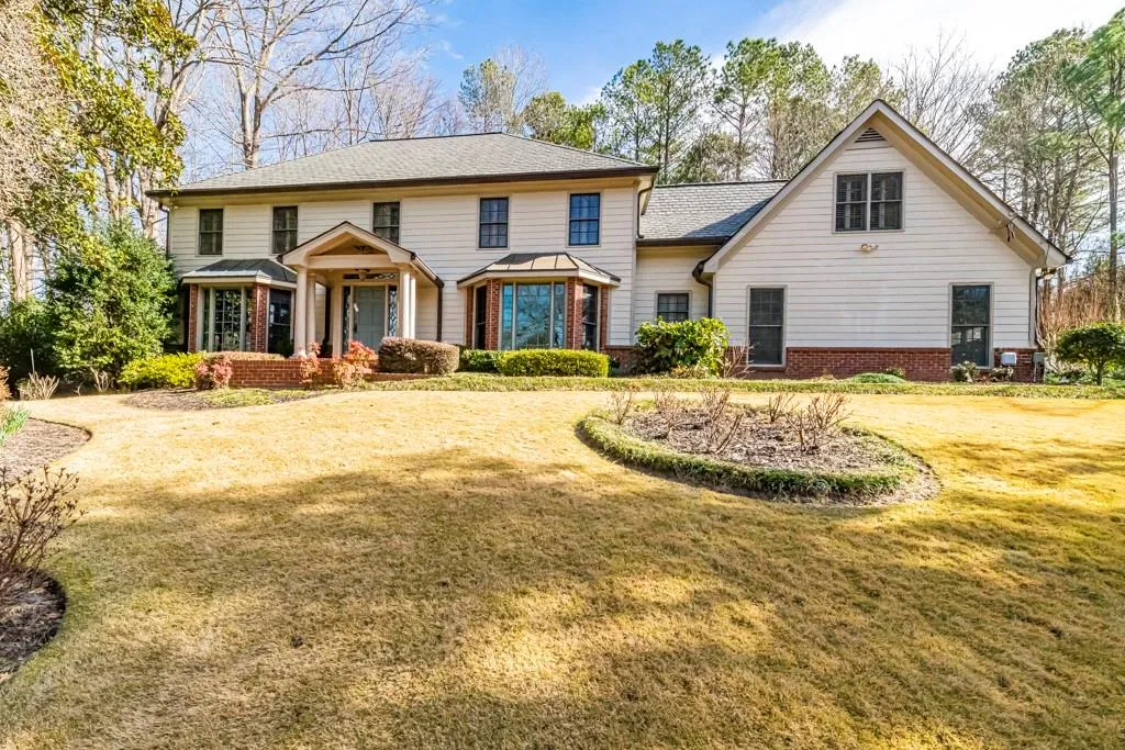 5475 E Idlewood Lane, Sandy Springs, Georgia 30327, 3 Bedrooms Bedrooms, ,3 BathroomsBathrooms,Residential,Sold,5475 E Idlewood Lane,6681000