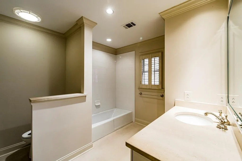 5475 E Idlewood Lane, Sandy Springs, Georgia 30327, 3 Bedrooms Bedrooms, ,3 BathroomsBathrooms,Residential,Sold,5475 E Idlewood Lane,6681000