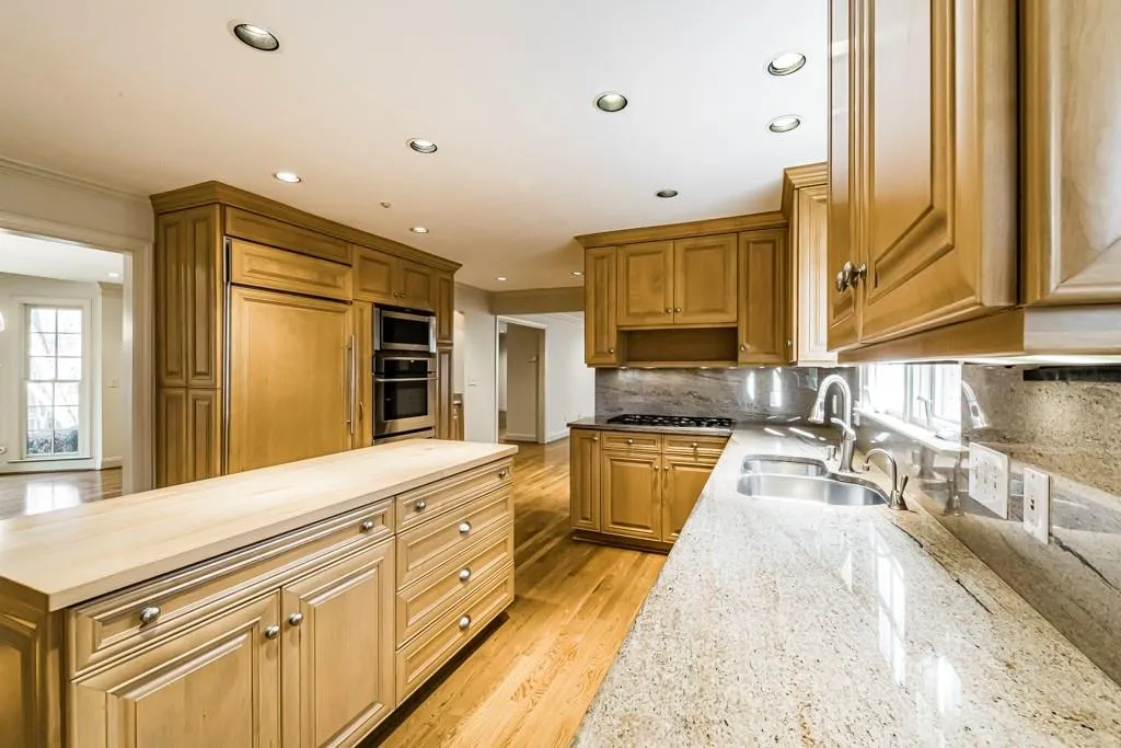 5475 E Idlewood Lane, Sandy Springs, Georgia 30327, 3 Bedrooms Bedrooms, ,3 BathroomsBathrooms,Residential,Sold,5475 E Idlewood Lane,6681000
