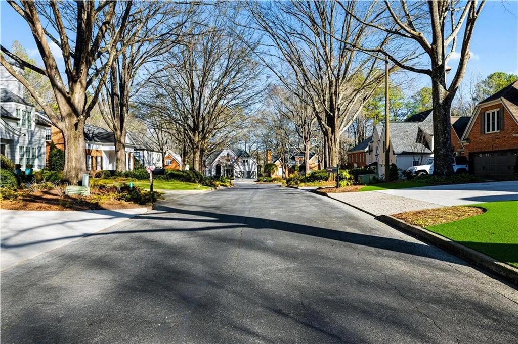 215 Woodchase Ne, Atlanta, Georgia 30319, 4 Bedrooms Bedrooms, ,4 BathroomsBathrooms,Residential,Sold,215 Woodchase Ne,7705245