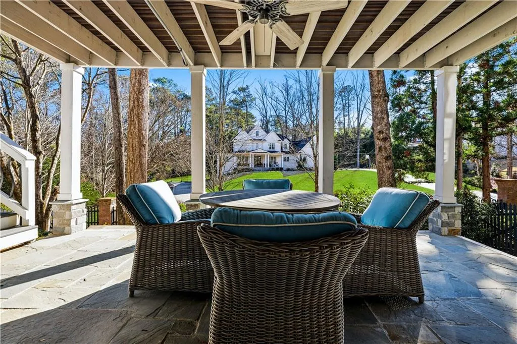 215 Woodchase Ne, Atlanta, Georgia 30319, 4 Bedrooms Bedrooms, ,4 BathroomsBathrooms,Residential,Sold,215 Woodchase Ne,7705245