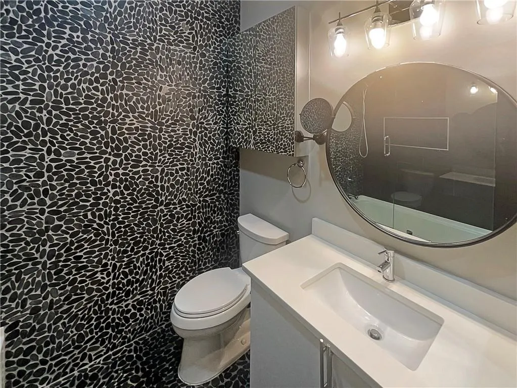 560 Dutch Valley Road Ne Unit 2301, Atlanta, Georgia 30324, 1 Bedroom Bedrooms, ,1 BathroomBathrooms,Residential,For Sale,560 Dutch Valley Road Ne Unit 2301,7649074