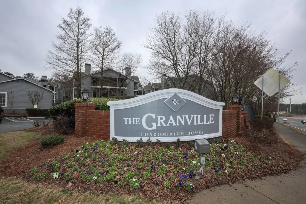 614 Granville Court, Sandy Springs, Georgia 30328, 2 Bedrooms Bedrooms, ,2 BathroomsBathrooms,Residential,Sold,614 Granville Court,6502433