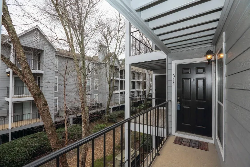 614 Granville Court, Sandy Springs, Georgia 30328, 2 Bedrooms Bedrooms, ,2 BathroomsBathrooms,Residential,Sold,614 Granville Court,6502433