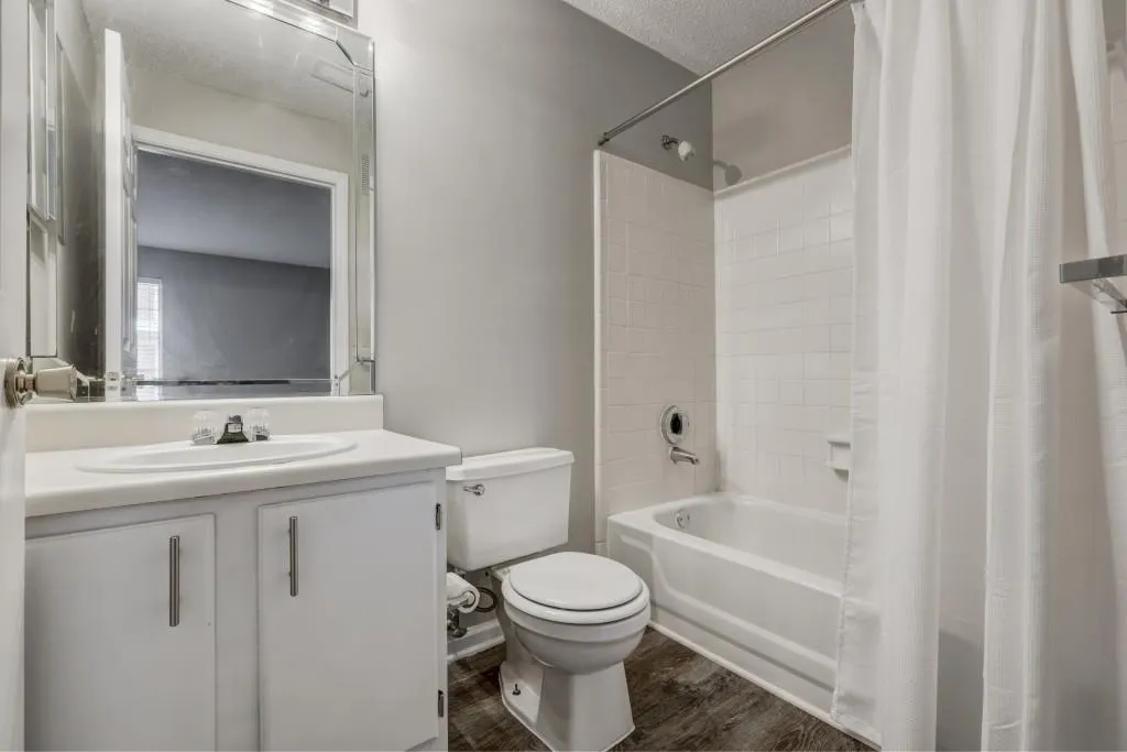 614 Granville Court, Sandy Springs, Georgia 30328, 2 Bedrooms Bedrooms, ,2 BathroomsBathrooms,Residential,Sold,614 Granville Court,6502433