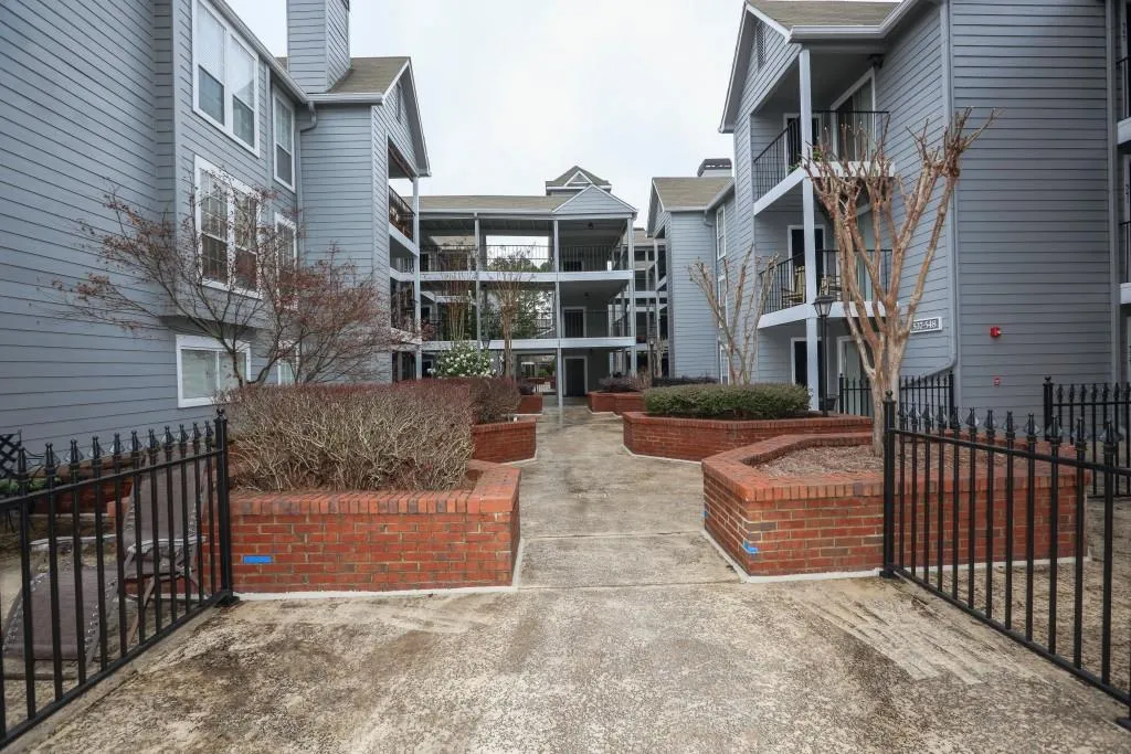 614 Granville Court, Sandy Springs, Georgia 30328, 2 Bedrooms Bedrooms, ,2 BathroomsBathrooms,Residential,Sold,614 Granville Court,6502433