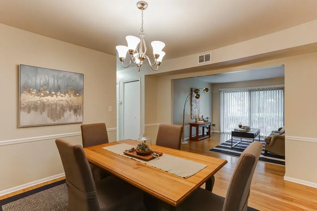 6851 Roswell Road Unit J6, Sandy Springs, Georgia 30328, 2 Bedrooms Bedrooms, ,2 BathroomsBathrooms,Residential,Sold,6851 Roswell Road Unit J6,6631997