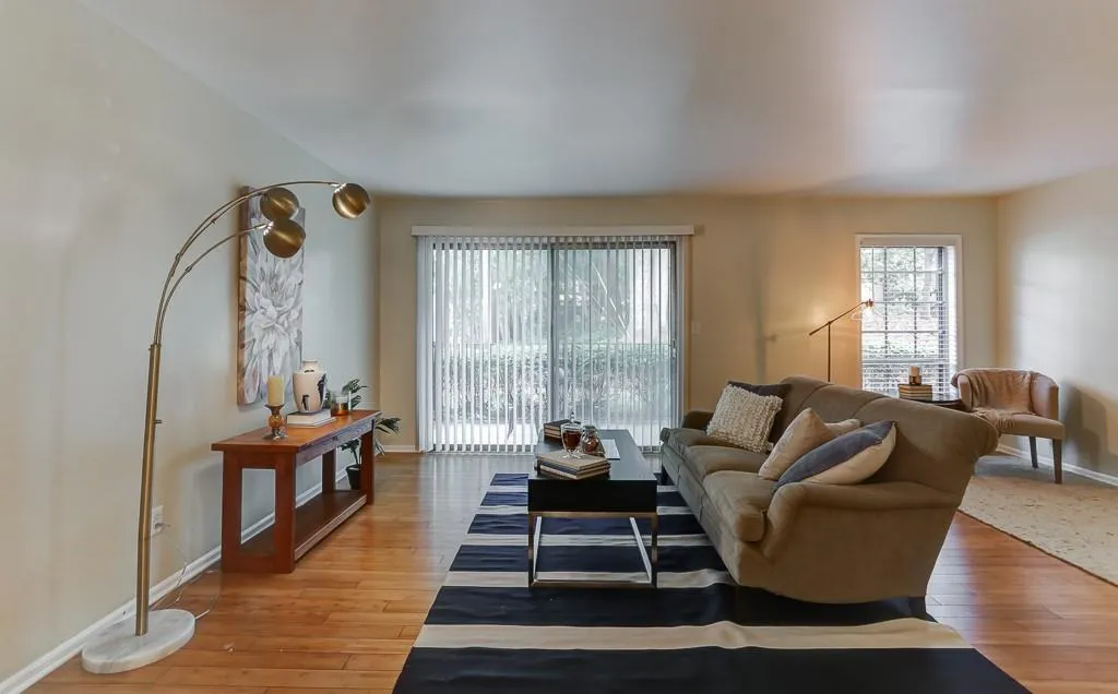6851 Roswell Road Unit J6, Sandy Springs, Georgia 30328, 2 Bedrooms Bedrooms, ,2 BathroomsBathrooms,Residential,Sold,6851 Roswell Road Unit J6,6631997