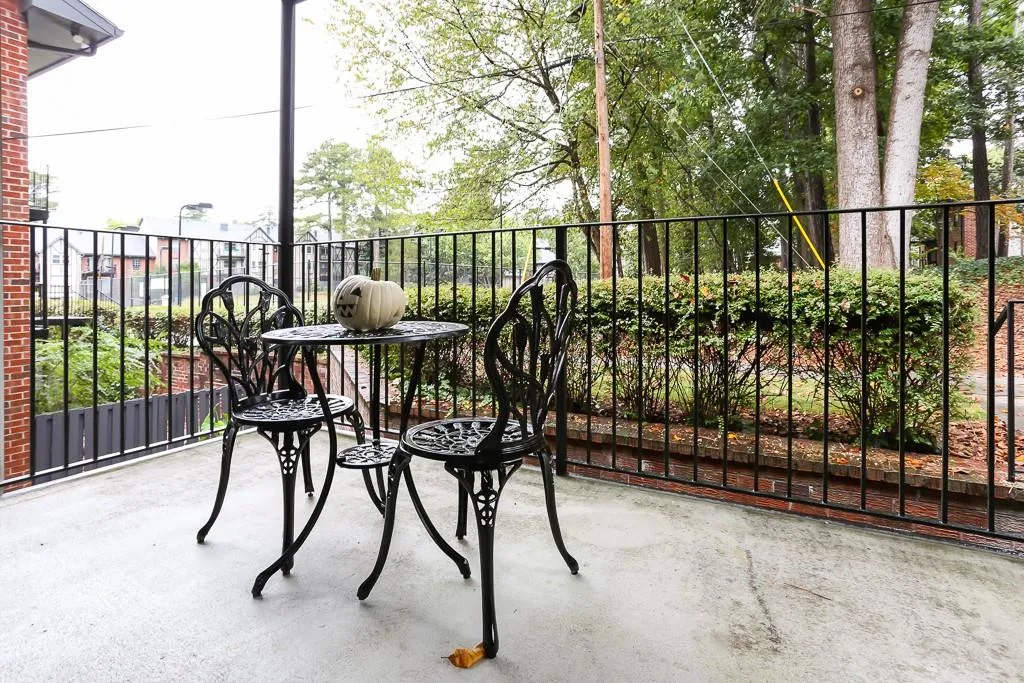 6851 Roswell Road Unit J6, Sandy Springs, Georgia 30328, 2 Bedrooms Bedrooms, ,2 BathroomsBathrooms,Residential,Sold,6851 Roswell Road Unit J6,6631997