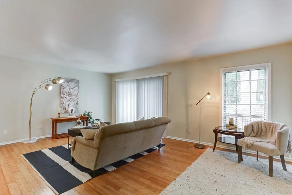 6851 Roswell Road Unit J6, Sandy Springs, Georgia 30328, 2 Bedrooms Bedrooms, ,2 BathroomsBathrooms,Residential,Sold,6851 Roswell Road Unit J6,6631997
