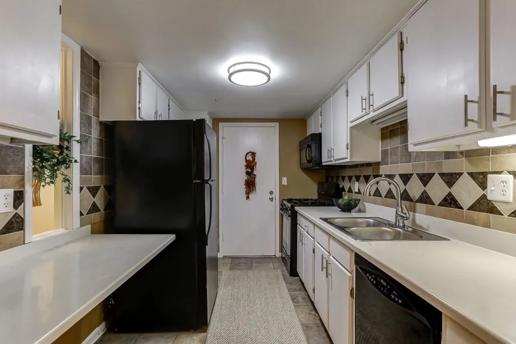 6851 Roswell Road Unit J6, Sandy Springs, Georgia 30328, 2 Bedrooms Bedrooms, ,2 BathroomsBathrooms,Residential,Sold,6851 Roswell Road Unit J6,6631997