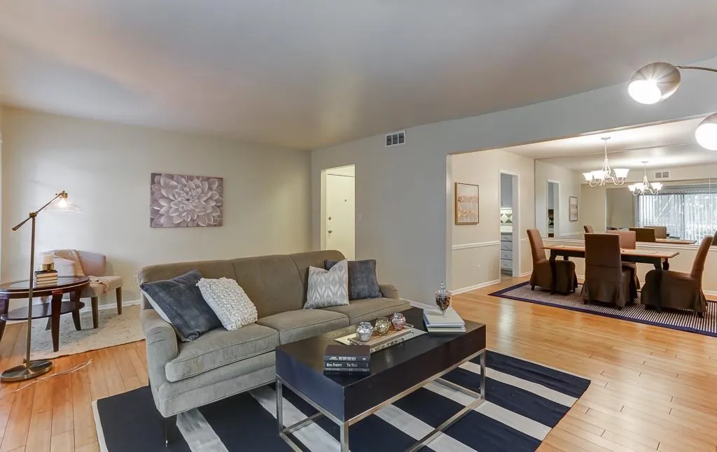 6851 Roswell Road Unit J6, Sandy Springs, Georgia 30328, 2 Bedrooms Bedrooms, ,2 BathroomsBathrooms,Residential,Sold,6851 Roswell Road Unit J6,6631997