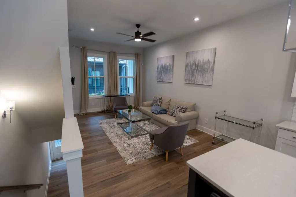 193 Chestnut Circle, Atlanta, Georgia 30342, 3 Bedrooms Bedrooms, ,3 BathroomsBathrooms,Residential,For Sale,193 Chestnut Circle,7663498
