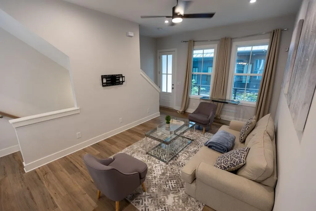 193 Chestnut Circle, Atlanta, Georgia 30342, 3 Bedrooms Bedrooms, ,3 BathroomsBathrooms,Residential,For Sale,193 Chestnut Circle,7663498