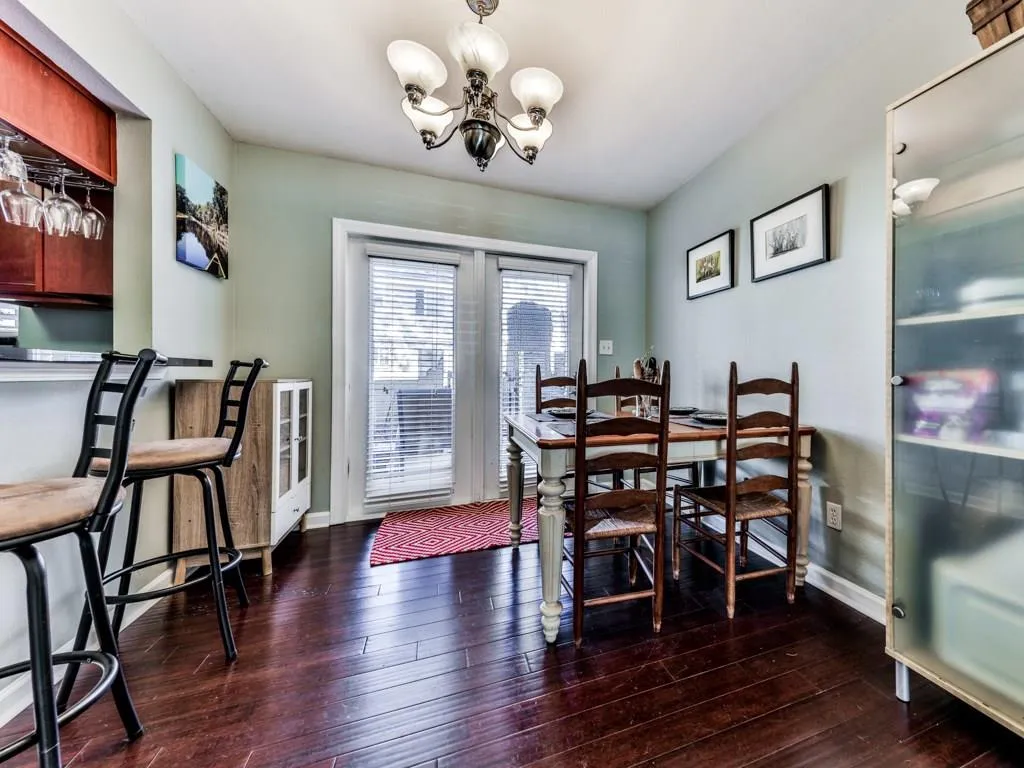 6940 Roswell Road Unit 8f, Atlanta, Georgia 30328, 2 Bedrooms Bedrooms, ,1 BathroomBathrooms,Residential,Sold,6940 Roswell Road Unit 8f,6111963