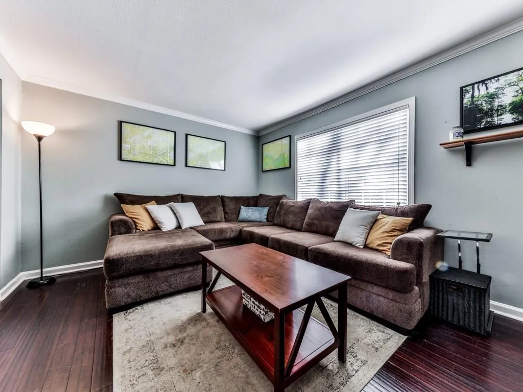 6940 Roswell Road Unit 8f, Atlanta, Georgia 30328, 2 Bedrooms Bedrooms, ,1 BathroomBathrooms,Residential,Sold,6940 Roswell Road Unit 8f,6111963