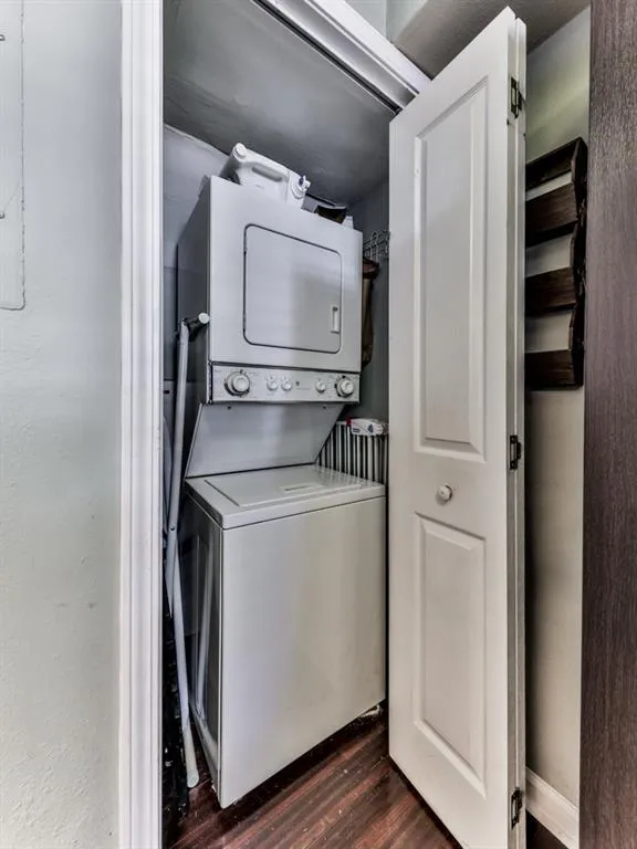 6940 Roswell Road Unit 8f, Atlanta, Georgia 30328, 2 Bedrooms Bedrooms, ,1 BathroomBathrooms,Residential,Sold,6940 Roswell Road Unit 8f,6111963