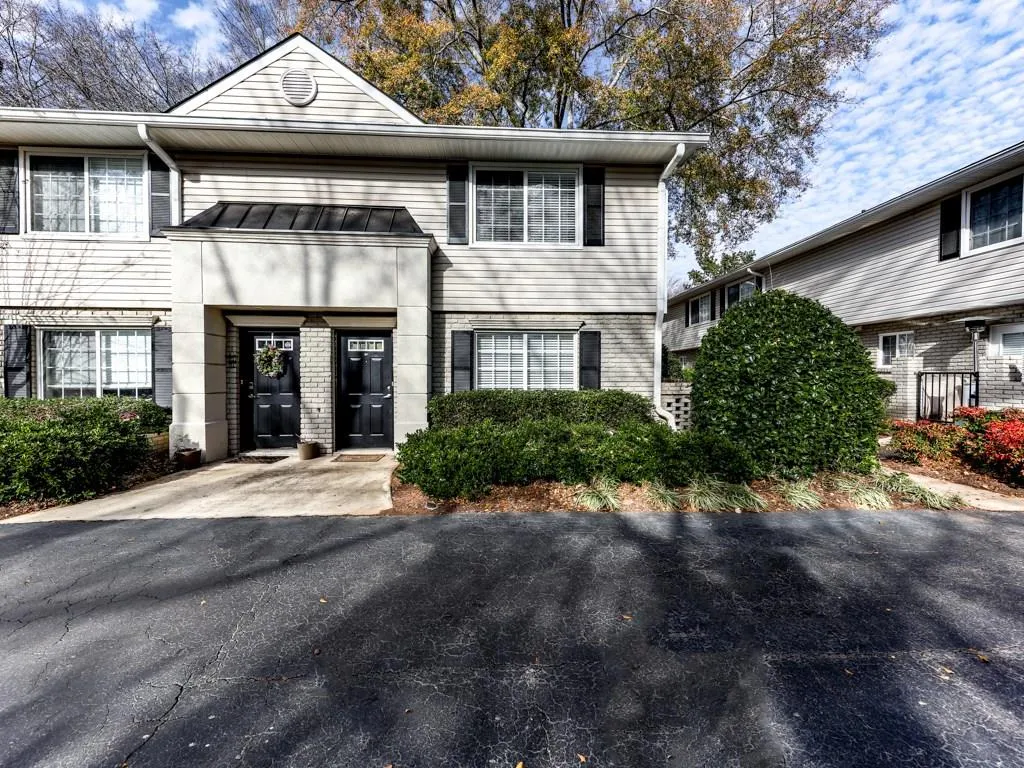 6940 Roswell Road Unit 8f, Atlanta, Georgia 30328, 2 Bedrooms Bedrooms, ,1 BathroomBathrooms,Residential,Sold,6940 Roswell Road Unit 8f,6111963