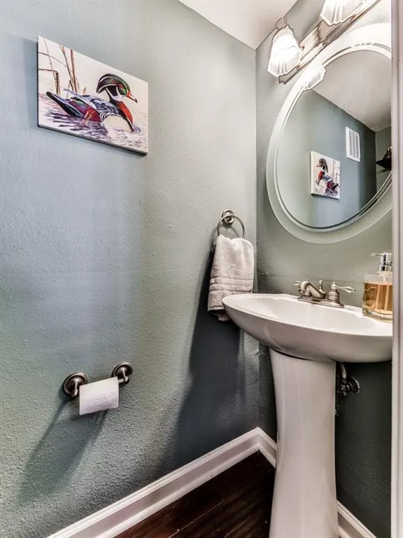 6940 Roswell Road Unit 8f, Atlanta, Georgia 30328, 2 Bedrooms Bedrooms, ,1 BathroomBathrooms,Residential,Sold,6940 Roswell Road Unit 8f,6111963