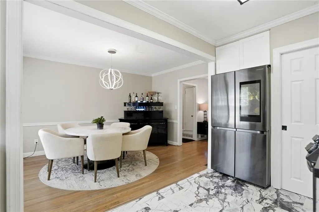 3669 Peachtree Road Ne Unit 3b, Atlanta, Georgia 30319, 2 Bedrooms Bedrooms, 0 ,1 BathroomBathrooms,Residential,For Sale,3669 Peachtree Road Ne Unit 3b,7756143