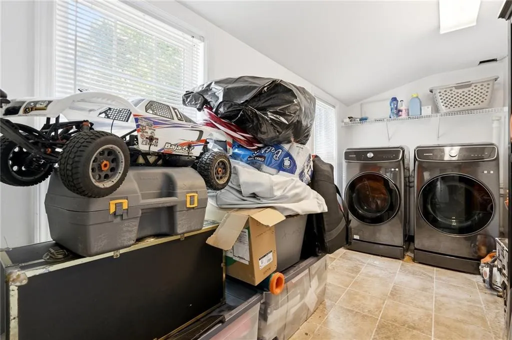3669 Peachtree Road Ne Unit 3b, Atlanta, Georgia 30319, 2 Bedrooms Bedrooms, 0 ,1 BathroomBathrooms,Residential,For Sale,3669 Peachtree Road Ne Unit 3b,7756143