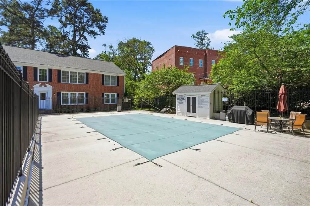 3669 Peachtree Road Ne Unit 3b, Atlanta, Georgia 30319, 2 Bedrooms Bedrooms, 0 ,1 BathroomBathrooms,Residential,For Sale,3669 Peachtree Road Ne Unit 3b,7756143