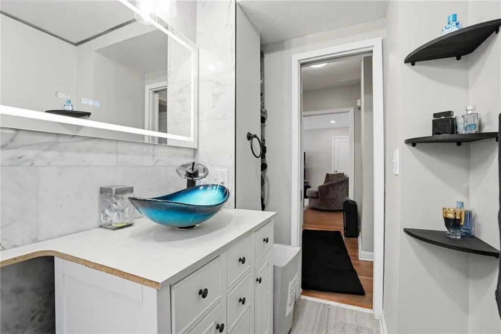 3669 Peachtree Road Ne Unit 3b, Atlanta, Georgia 30319, 2 Bedrooms Bedrooms, 0 ,1 BathroomBathrooms,Residential,For Sale,3669 Peachtree Road Ne Unit 3b,7756143