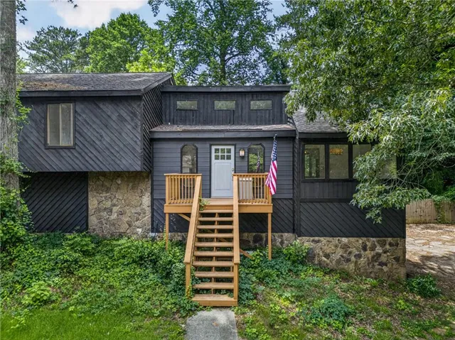 5169 Rockbridge Drive, Stone Mountain, Georgia 30087