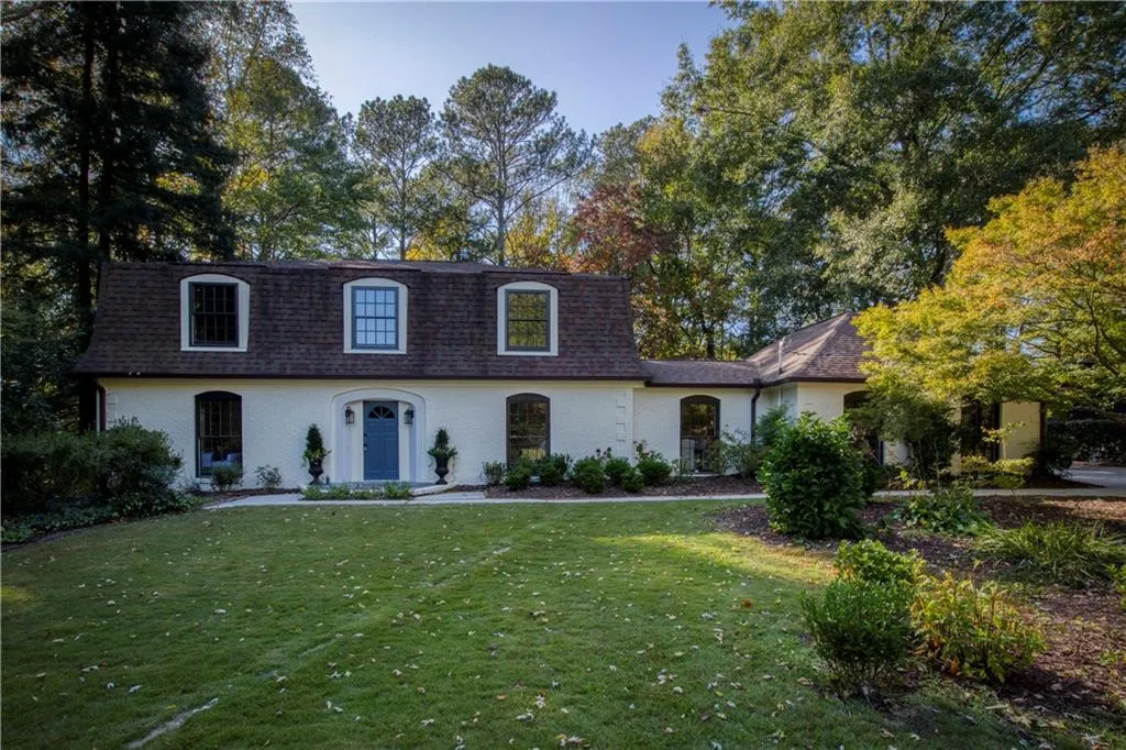 6140 Heards Creek Drive, Sandy Springs, Georgia 30328, 4 Bedrooms Bedrooms, ,3 BathroomsBathrooms,Residential,Sold,6140 Heards Creek Drive,6799569 6140 Heards Creek Drive, Sandy Springs, Georgia 30328, 4 Bedrooms Bedrooms, ,3 BathroomsBathrooms,Residential,Sold,6140 Heards Creek Drive,6799569